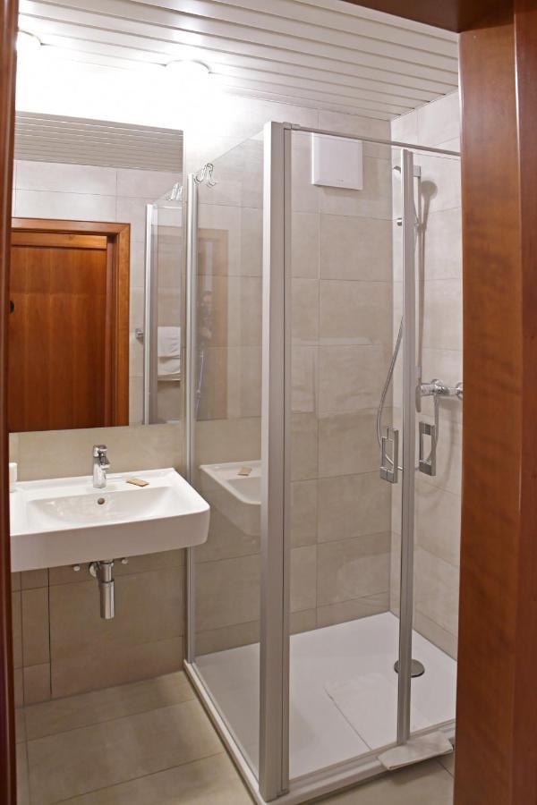 Kaefernberg - Weinhotel อัลเซเนา อิน อุนเทอร์ฟรานเคน ภายนอก รูปภาพ