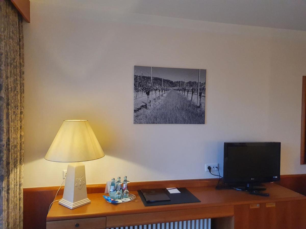 Kaefernberg - Weinhotel อัลเซเนา อิน อุนเทอร์ฟรานเคน ภายนอก รูปภาพ